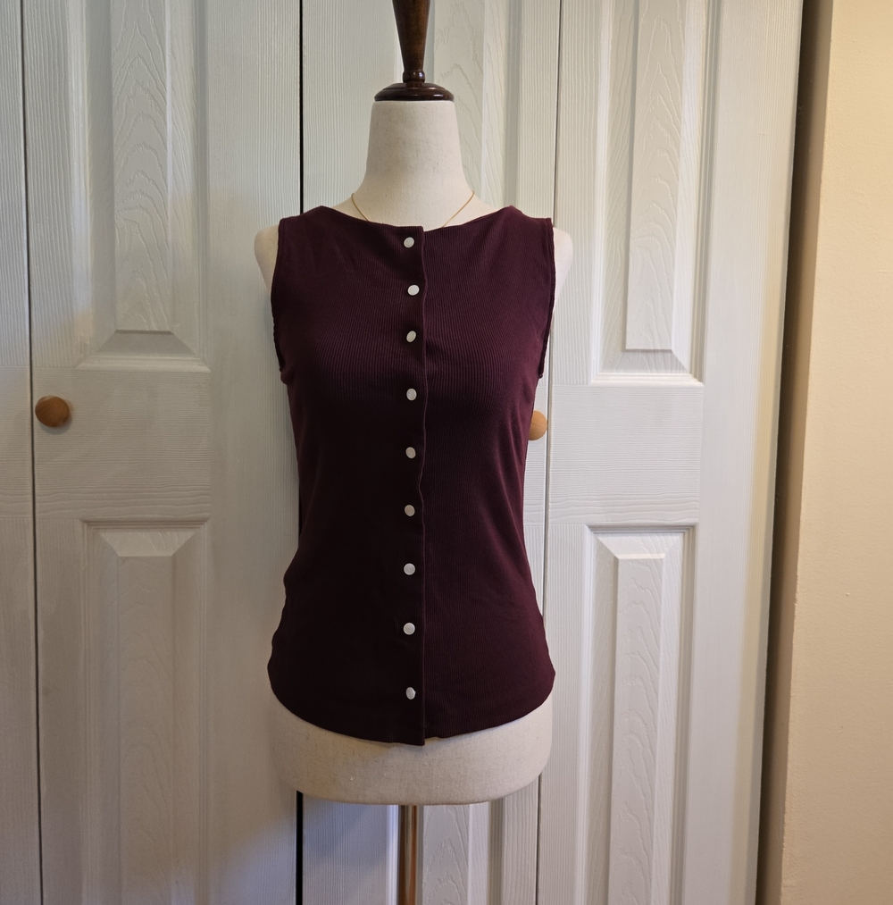 wild fable Sleeveless Button-Front Tank in Deep Burgundy